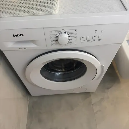 アパート Tili Polisi i Vogel