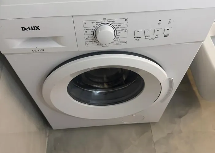 アパート Tili Polisi i Vogel